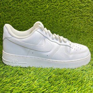 Nike Air Force 1 '07 Low Mens Size 9.5 White Walking Lifestyle Shoes Sneakers
